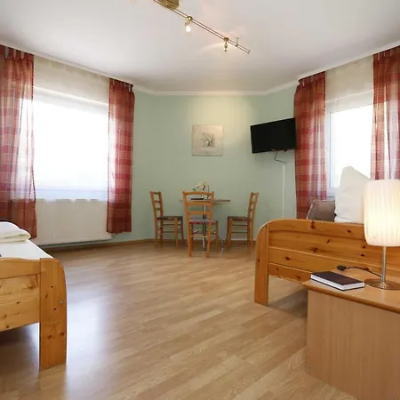 Отель Corner S Gastehaus