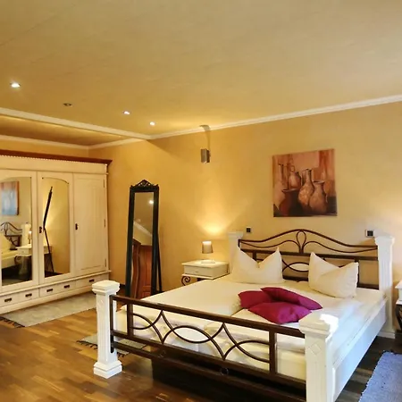 Corner S Gastehaus Hotel *