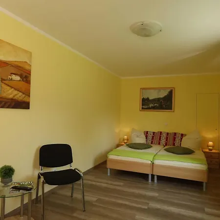 Отель Corner S Gastehaus